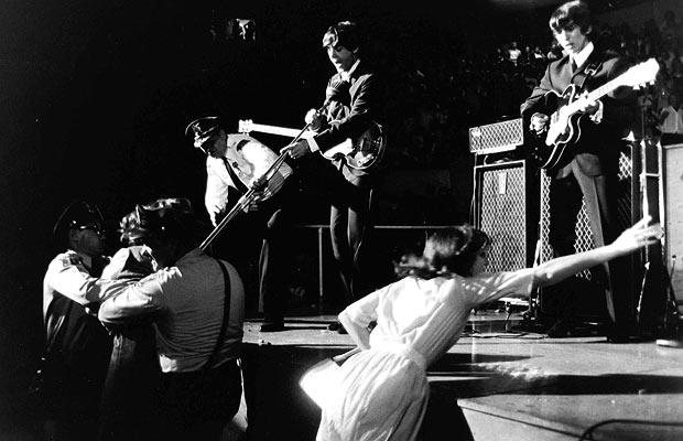 THE BEATLES - Sir Paul McCartney - The McCartney Replaced Conspiracy THE BEATLES - Sir Paul McCartney - The McCartney Replaced Conspiracy